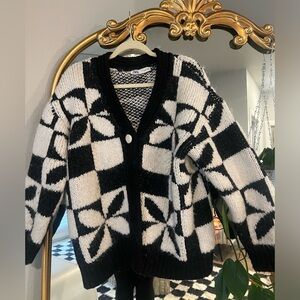 Zara sweater. Size small/ oversized look